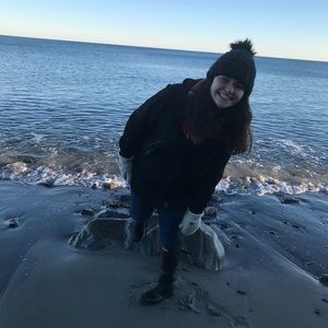Meet your Posher, Alyson